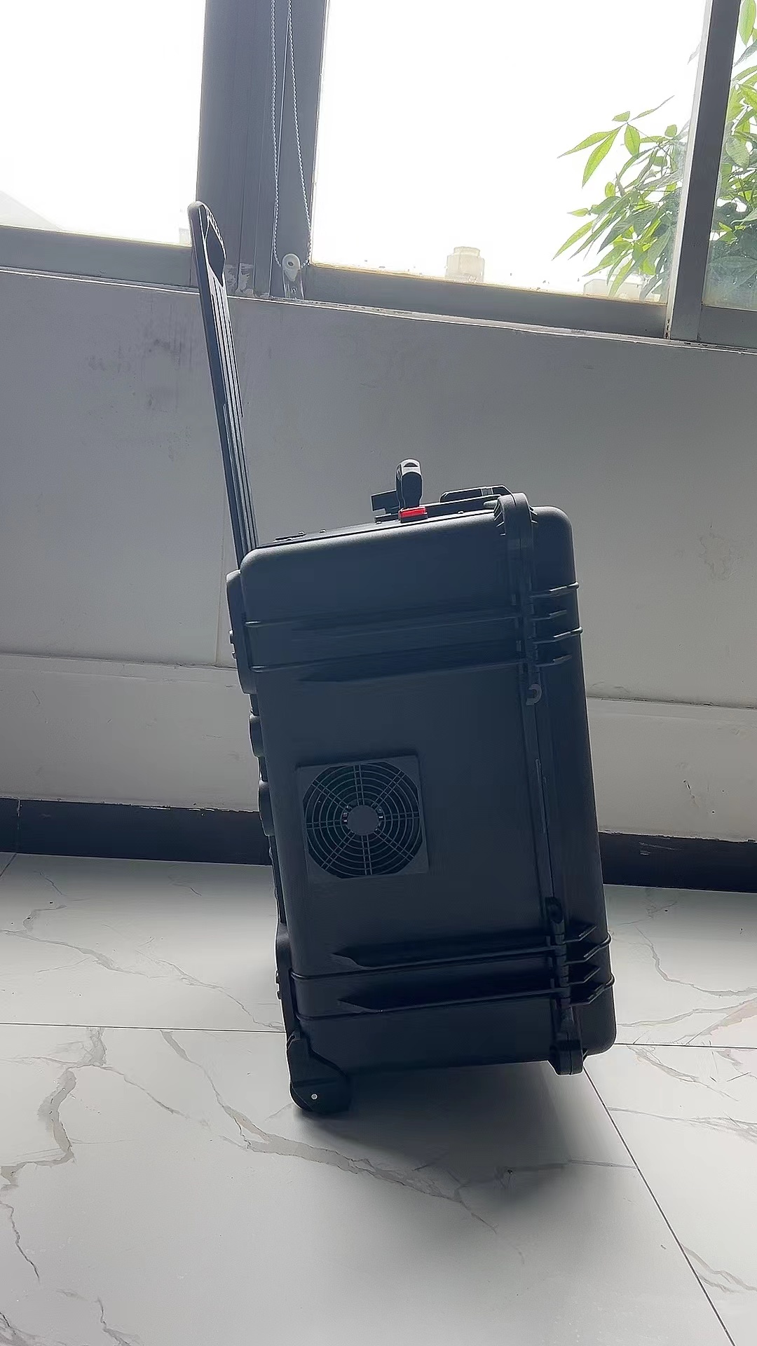 康乐手拉箱型移动通信干扰器